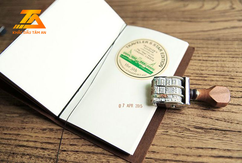 con dấu ngày tháng năm