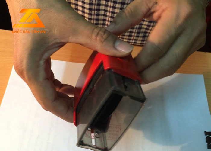 cách làm sạch con dấu