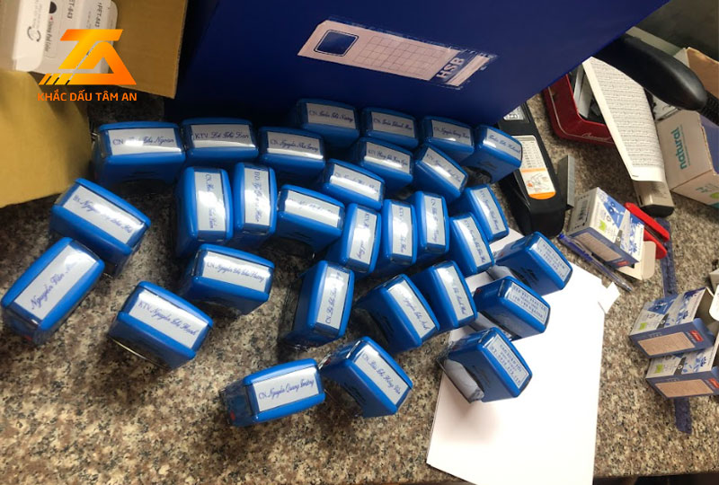 Khắc dấu tại Hoàng Mai